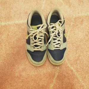 Nike low top sneakers